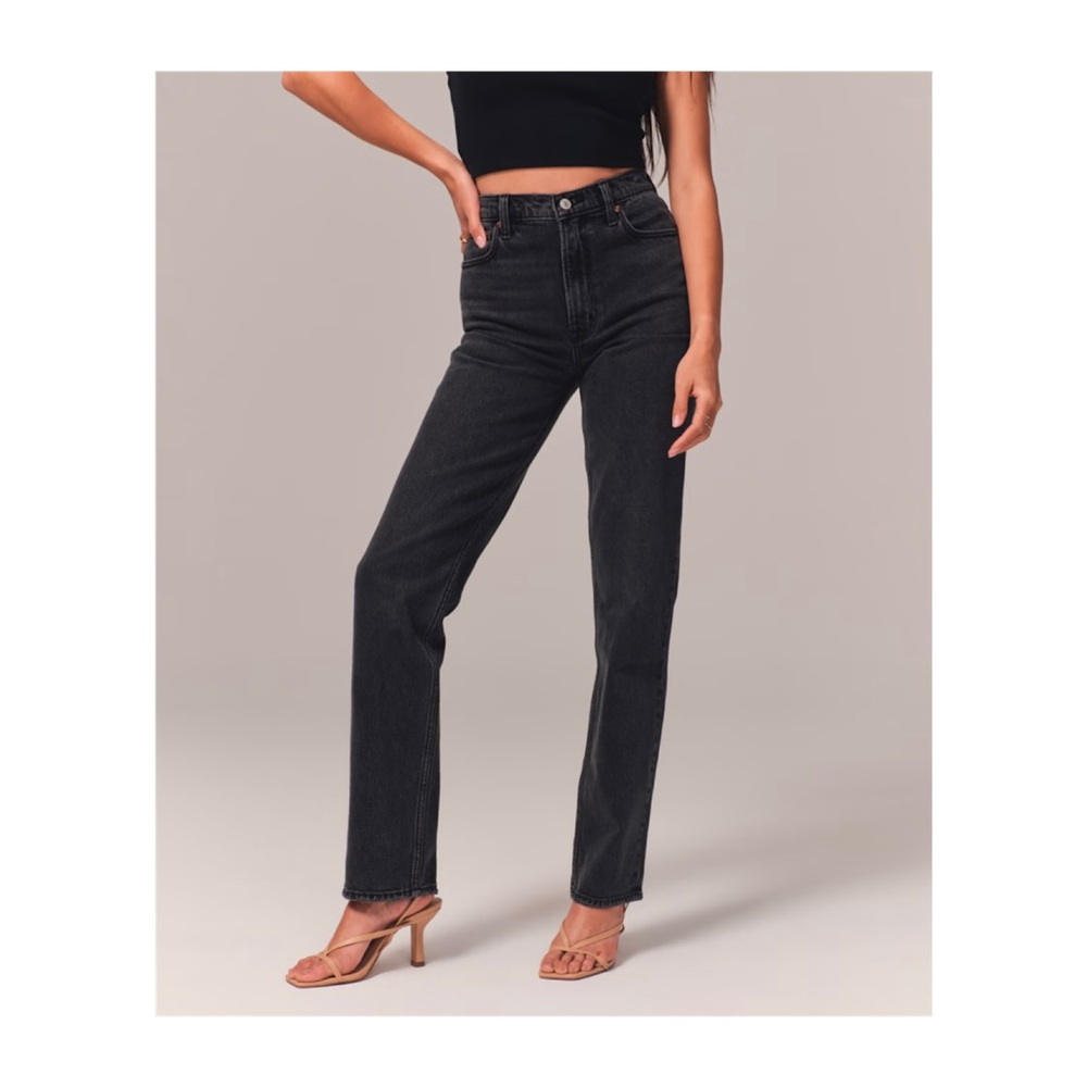 Abercrombie & Fitch The 90’s Straight Ultra High Rise Jeans size 2 or 26